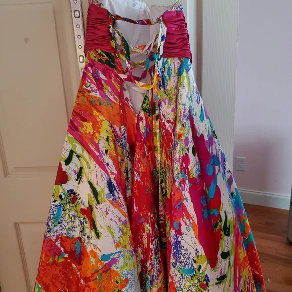 Prom Dress - Picture 2 of 5